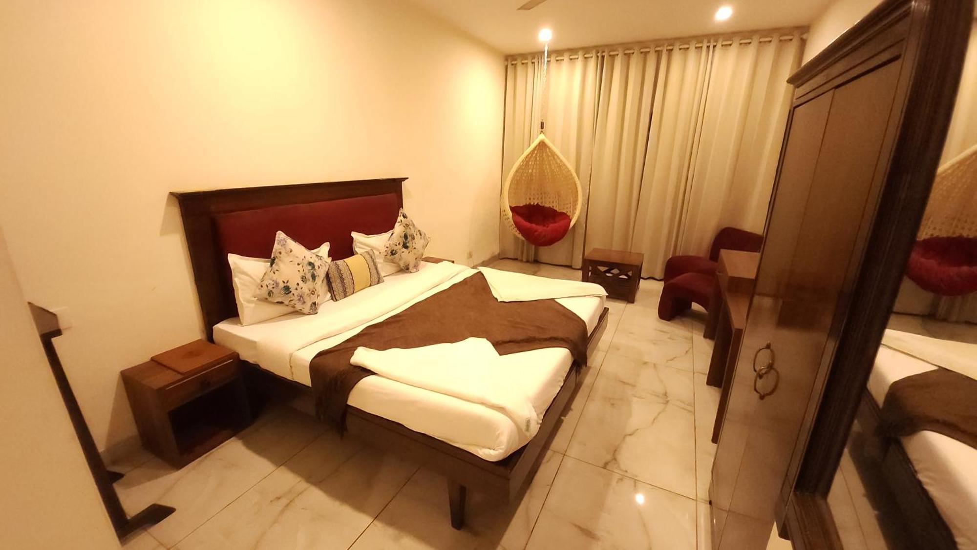 Hotel Multitech Premium Csandígarh Kültér fotó